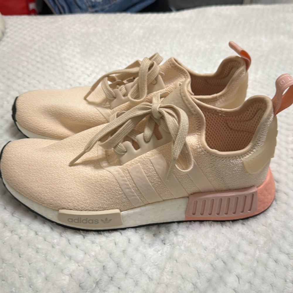 Adidas NMD R1 in pink, size 9